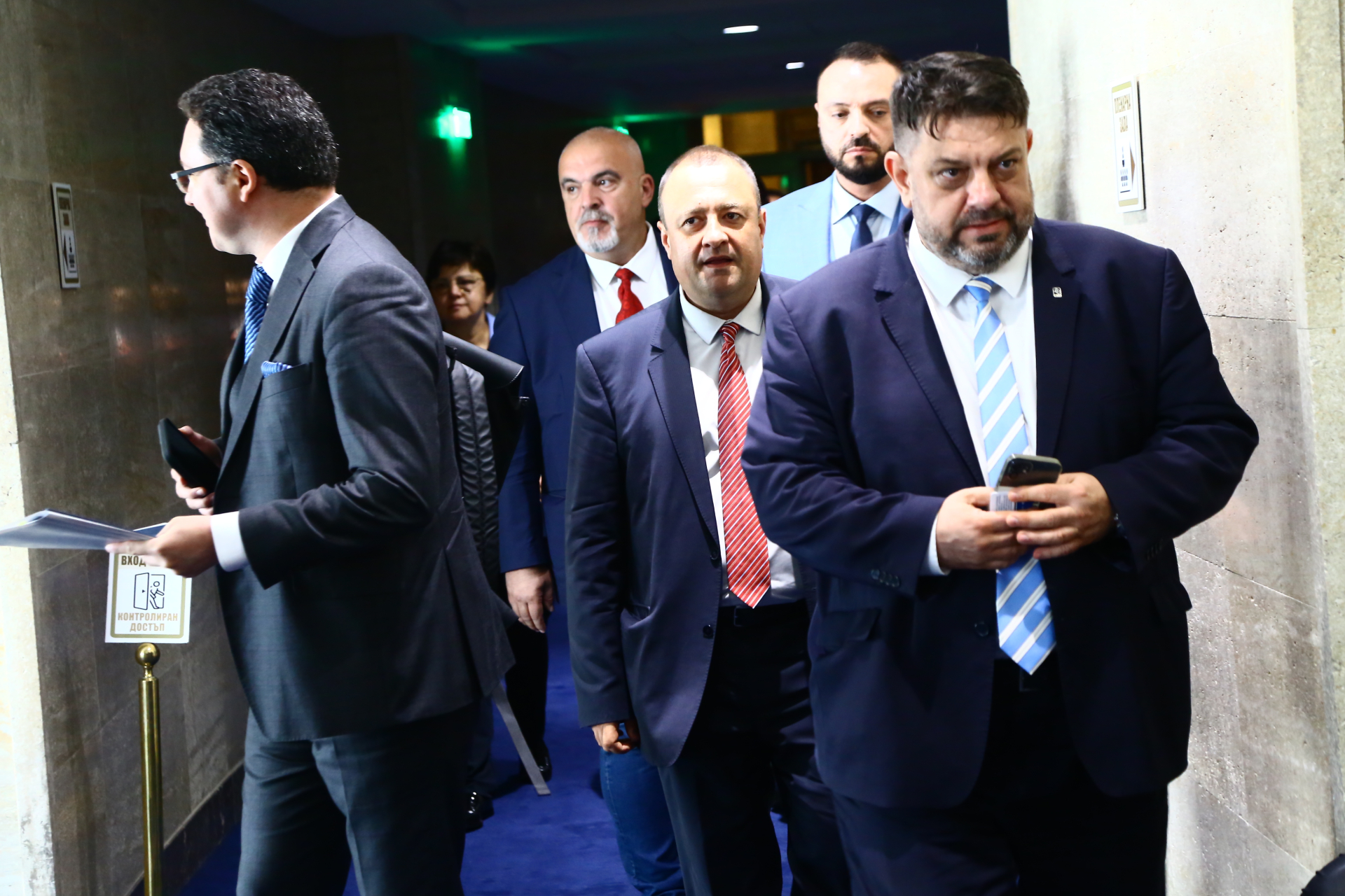 Черни облаци надвисват над БСП, социолог предрече бъдещето им