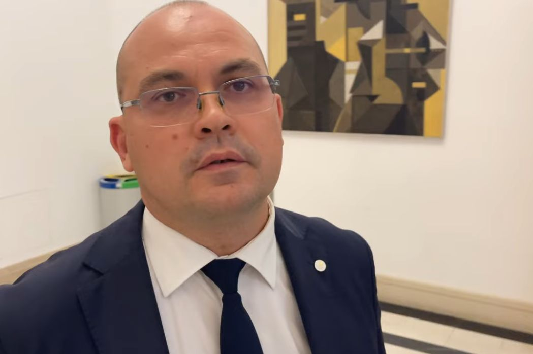 Частната прокуратура на Възраждане и ПП-ДБ си гука с Цветан Василев, в екстаз са от глупотевините му ВИДЕО