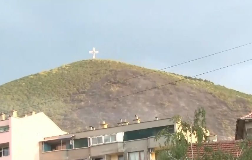 За жълти стотинки: Спипаха подпалвача на пожара в "Сините камъни" ВИДЕО