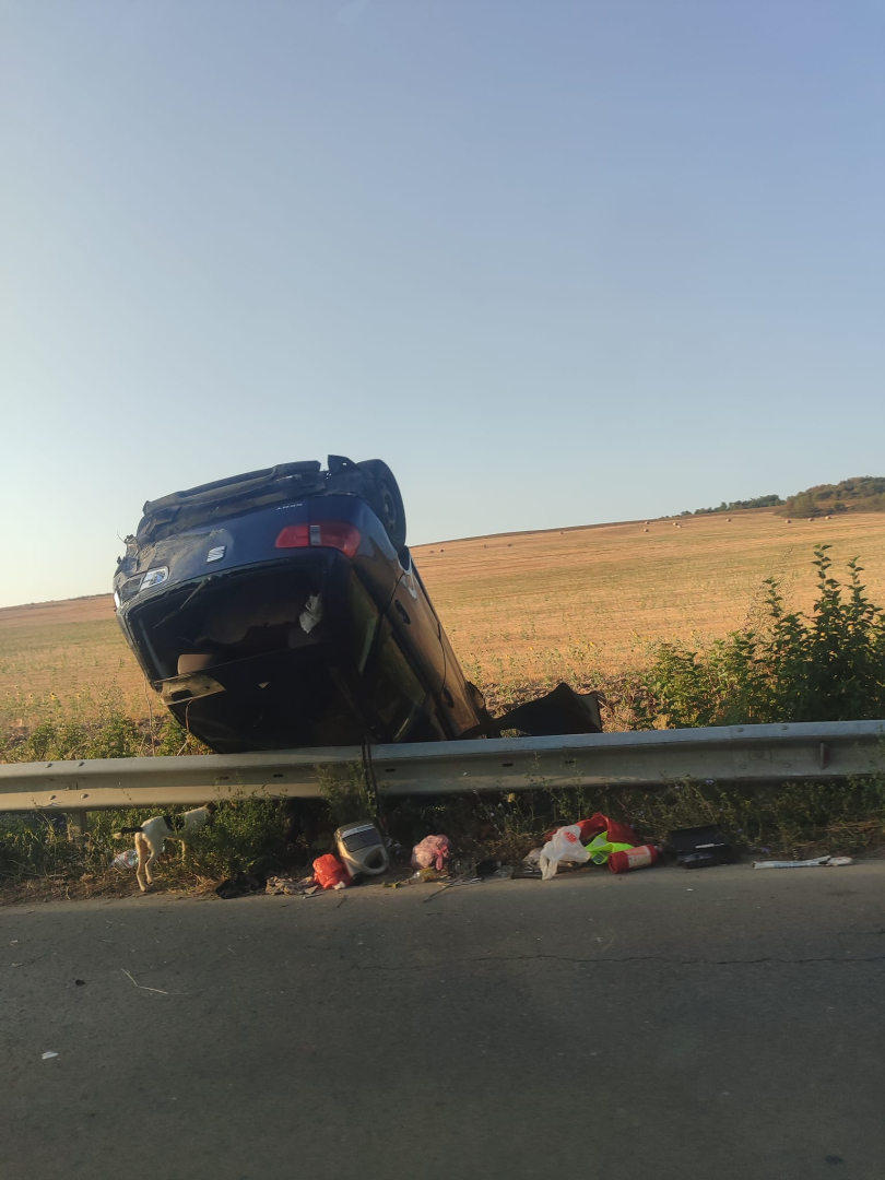 Зрелищна каскада във Варненско, а шофьорът… СНИМКИ