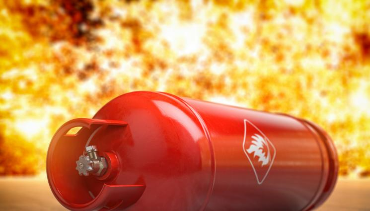 Ужасяващ инцидент с газова бутилка в Бургас