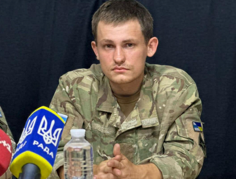 Руски войник взриви свои офицери докато спят и премина към ВСУ