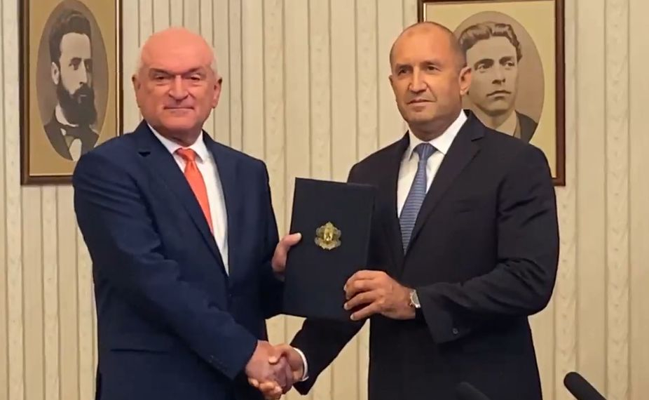 Радев беснее заради уродливо явление, Главчев с мълниеносен отговор  