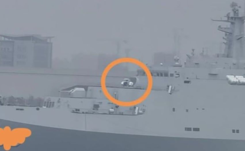 Asia Times: Лазерно въоръжен боен кораб на Китай кръстосва...