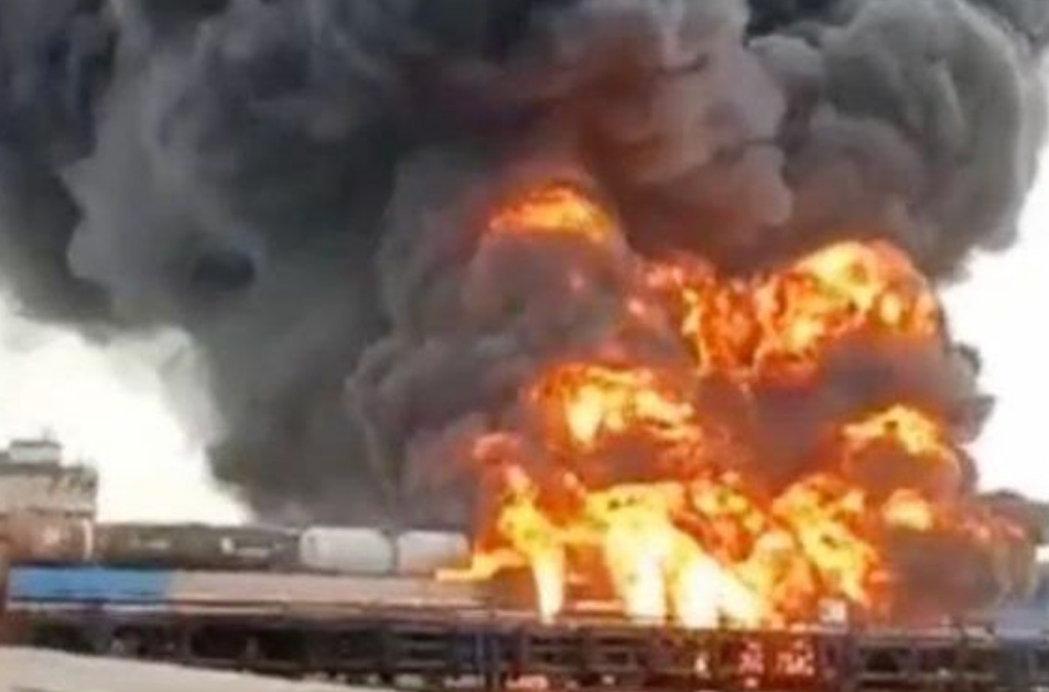 ВСУ със страховит удар, ракета удари ферибот ВИДЕО