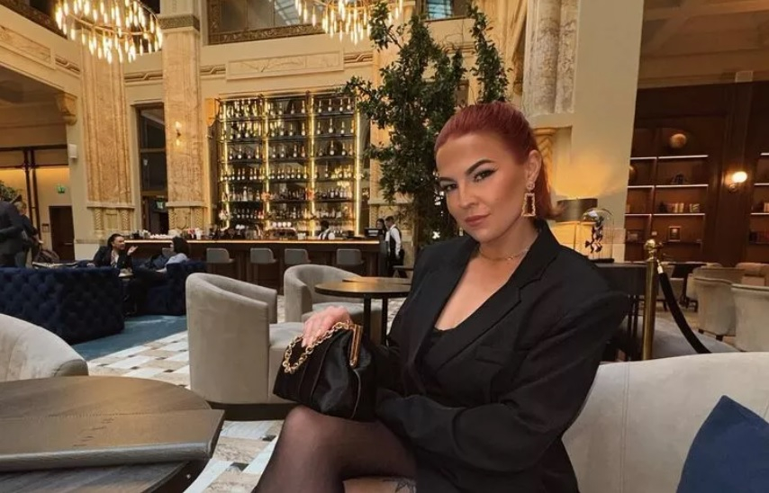 Порномоделка разказа за отношението си към женомразците СНИМКИ 18+