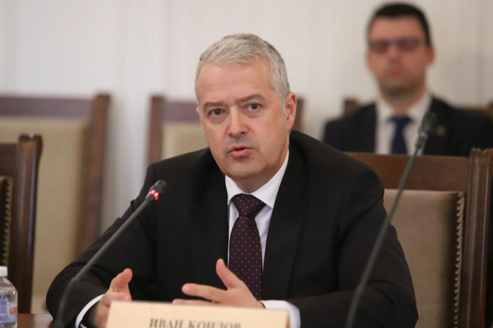 3-ма нови: Кой кой е в кабинета "Главчев 2" СНИМКИ