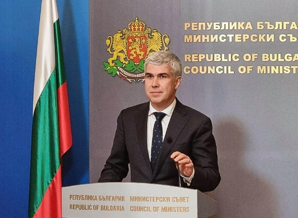 3-ма нови: Кой кой е в кабинета "Главчев 2" СНИМКИ