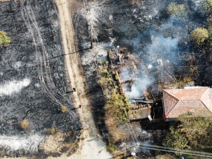 Огнен ад поглъща къщи, мелница и маслобойна СНИМКИ
