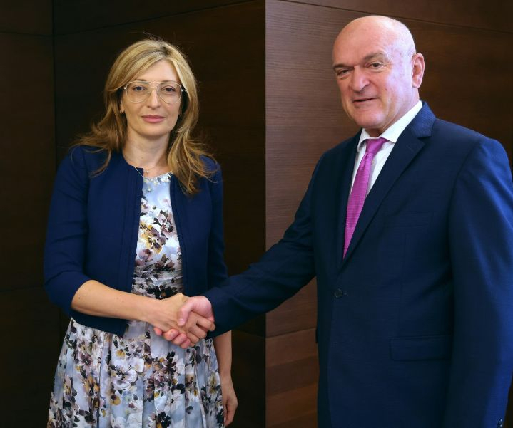 Главчев привика най-важните дами в България в момента и... СНИМКИ