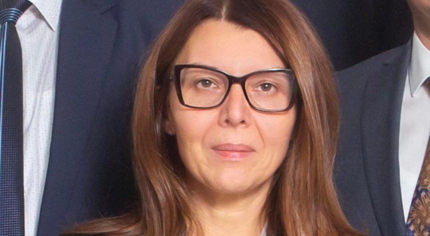 Не излиза от сарая тотално забрави за Русе: Искат оставката на Ализан Яхова