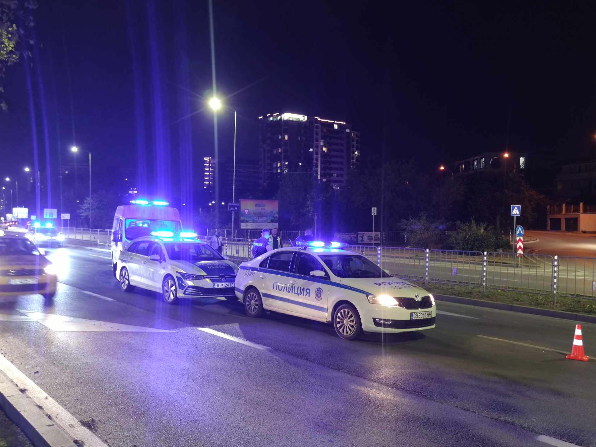 Първо в БЛИЦ! Огромна трагедия по тъмна доба във Варна СНИМКИ