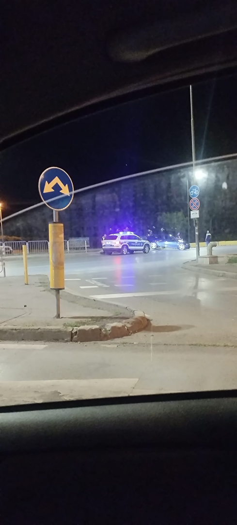 Първо в БЛИЦ! Адско меле по тъмна доба в София ВИДЕО