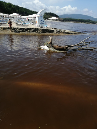 Потресаваща гледка на плажа в Ахтопол, какво причини бурята СНИМКИ 