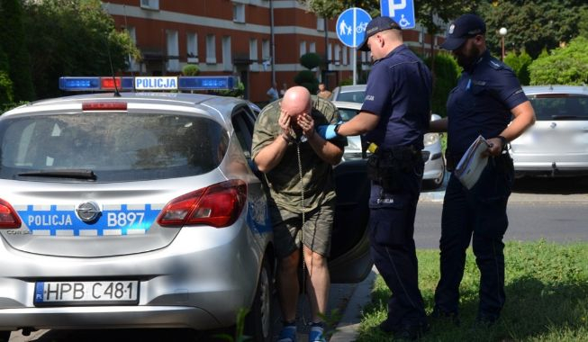 Изрод затвори млада жена в хамбар, 4 г. я измъчва и изнасилва, а когато забременя... СНИМКИ 