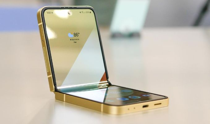 Samsung Galaxy Z Flip6 – стил, функции и иновации в един различен смартфон