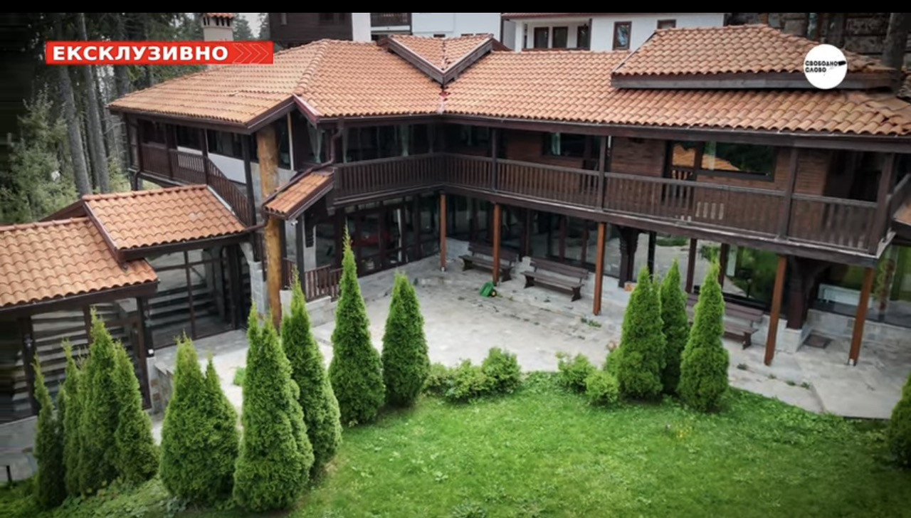 В този разкошен сарай на Аталай ли се е скрил дерибеят Доган ВИДЕО 
