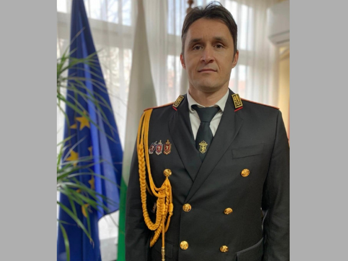Вътрешният министър взе главата на голям полицейски шеф