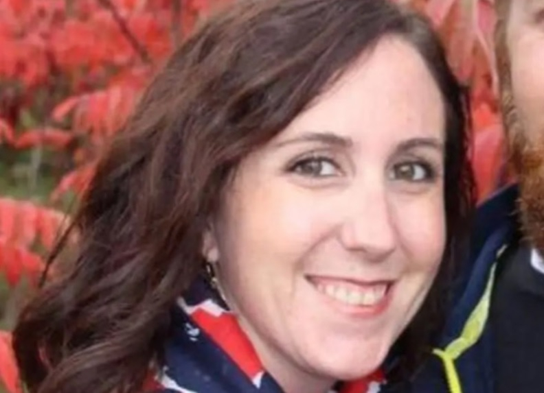 Обожавана учителка е изнасилвала ученици под 16 г. в продължение на години СНИМКИ