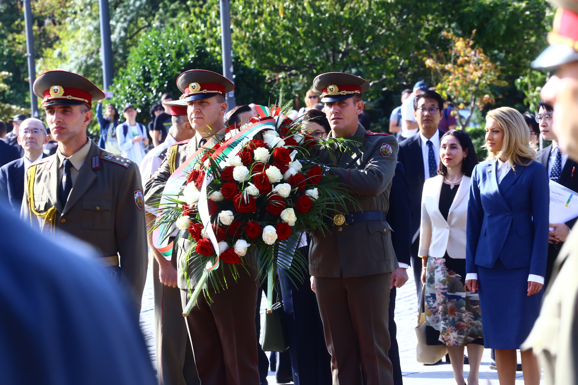 Назарян заведе височайш японски гост до един от най-важните ни паметници СНИМКИ