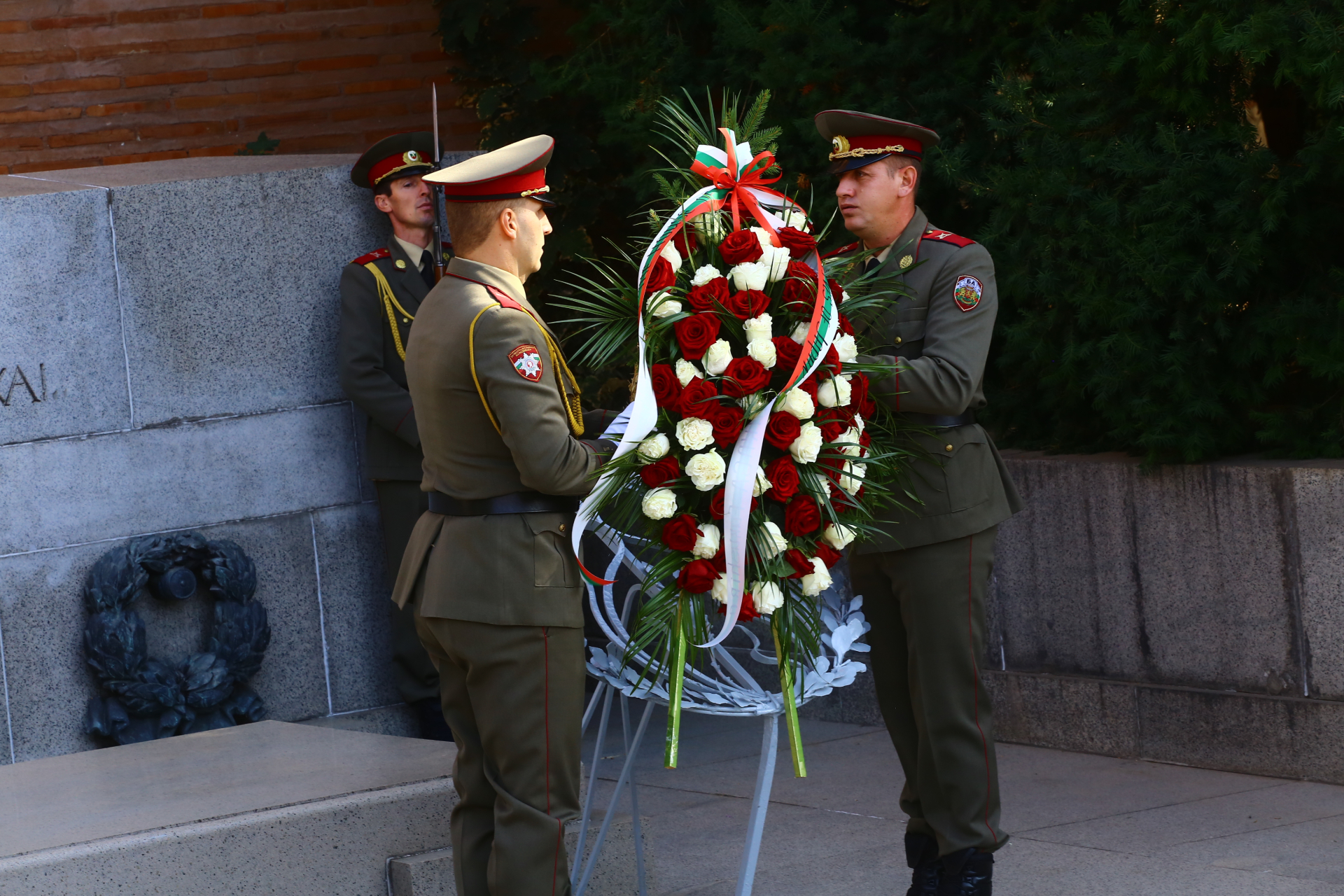 Назарян заведе височайш японски гост до един от най-важните ни паметници СНИМКИ