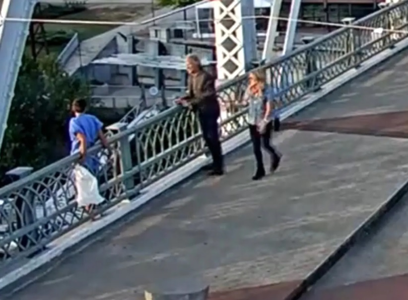 Вижте как рок легендата Джон Бон Джоуви успя да убеди жена да не се самоубива ВИДЕО