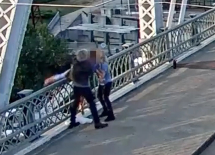 Вижте как рок легендата Джон Бон Джоуви успя да убеди жена да не се самоубива ВИДЕО