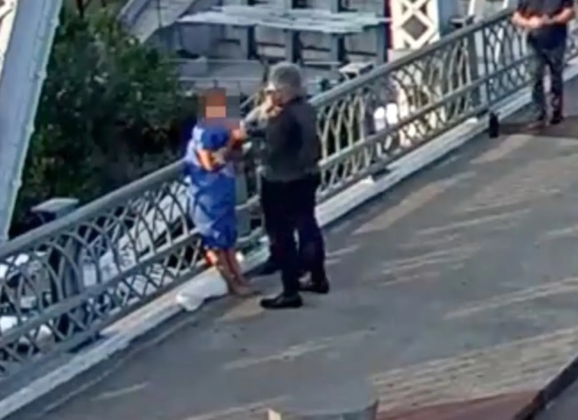 Вижте как рок легендата Джон Бон Джоуви успя да убеди жена да не се самоубива ВИДЕО