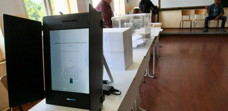 Важно! Ето кой ще е виновен при гафове с машинното гласуване през октомври