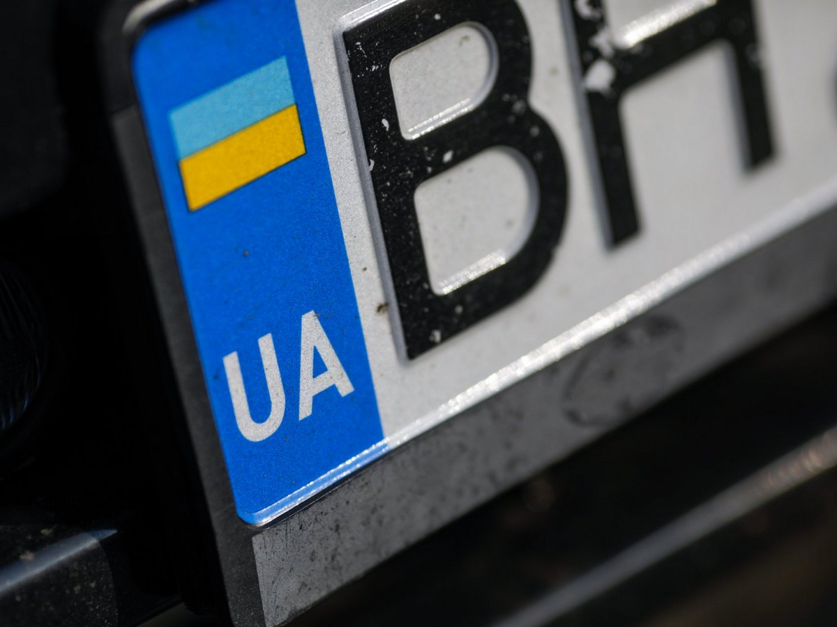 Евтин украински електромобил изумява със способности - 100 км за едно евро