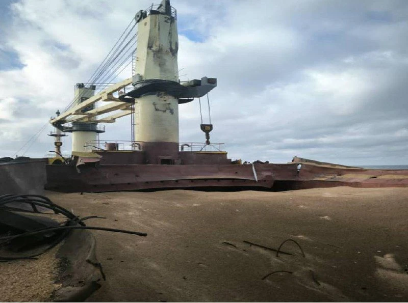 Зеленски: Руска ракета порази кораб в Черно море СНИМКИ