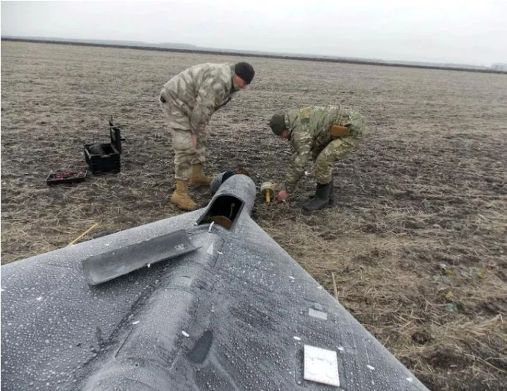 Reuters: Русия произвежда нов дрон камикадзе с китайски компоненти