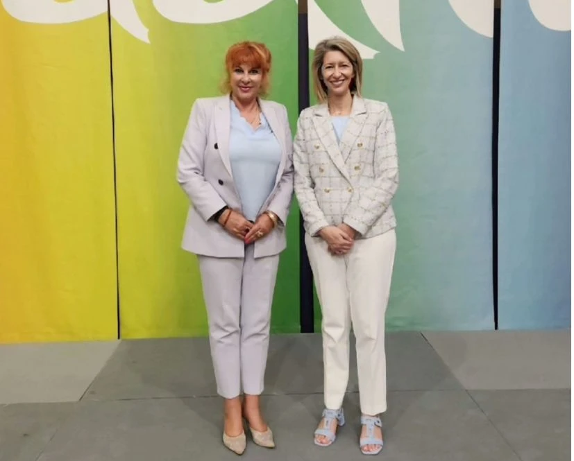 Бивша родна министърка покори света СНИМКИ