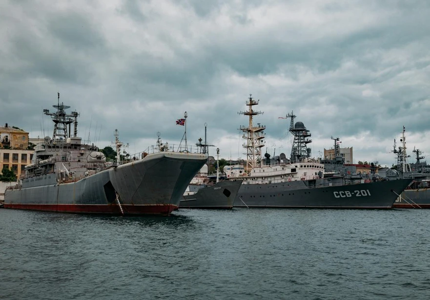 Голяма опасност в Черно море: Русия се стяга за як бой, вкара рекорден брой…
