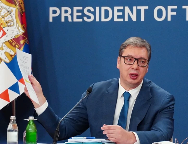 Казармата в Сърбия вече е задължителна, Вучич подписа