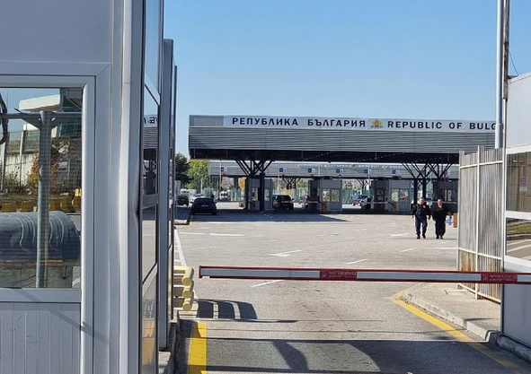 Такова чудо на "Капитан Андреево" не е било: Пробваха да вкарат у нас 19 тона менте от...