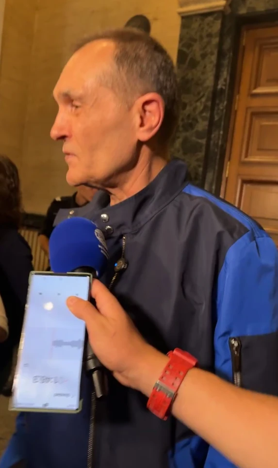 Васил Божков се облича на промоция, но цената пак не е за всеки СНИМКИ и ВИДЕО