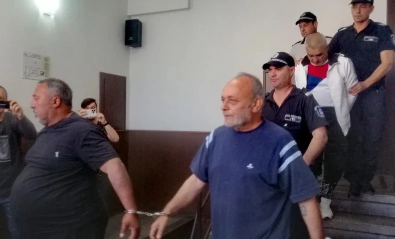 Още разкрития: Сагата със смъртоносните плочки тръгнала преди 15 години, починал е...