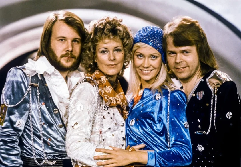 79-г. звезда от ABBA се ожени за трети път СНИМКИ