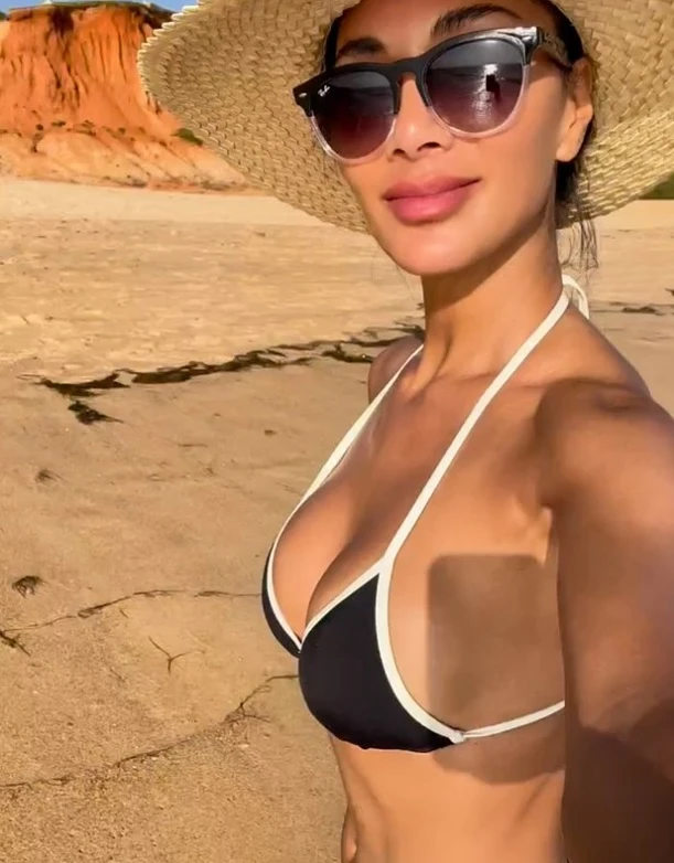 46-г. Никол Шерцингер се показа по бански и нагорещи мрежата ВИДЕО 18+