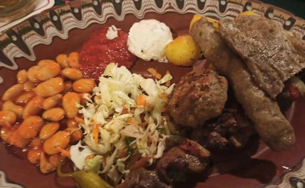 Култово място в Берлин, клиентите нагъват шопска и кюфтета и се заканват: Ще се върна! 
