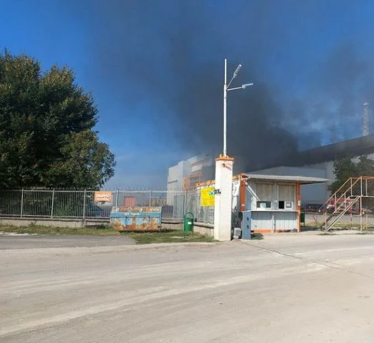 Прокуратурата подхвана пожара в завод за хартия в Стамболийски