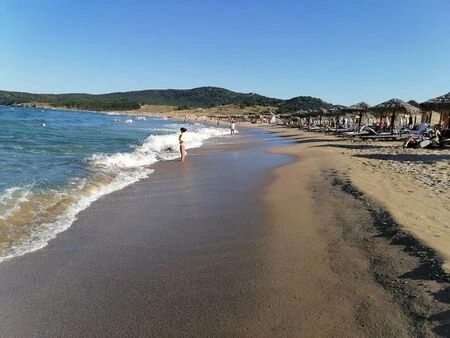 Бедни ли? Ето колко милиона потрошихме на гръцкото море за 3 месеца 