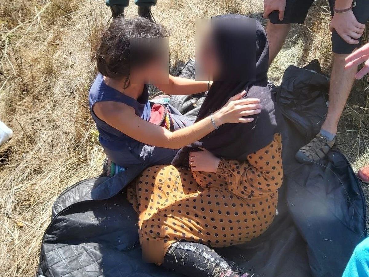 Скандално: Италианско НПО помага на бежанци от Странджа да ходят из ЕС 