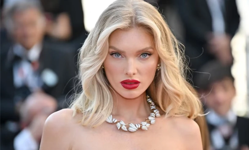 Бивш "ангел" на Victoria's Secret позира топлес в банята СНИМКИ 18+