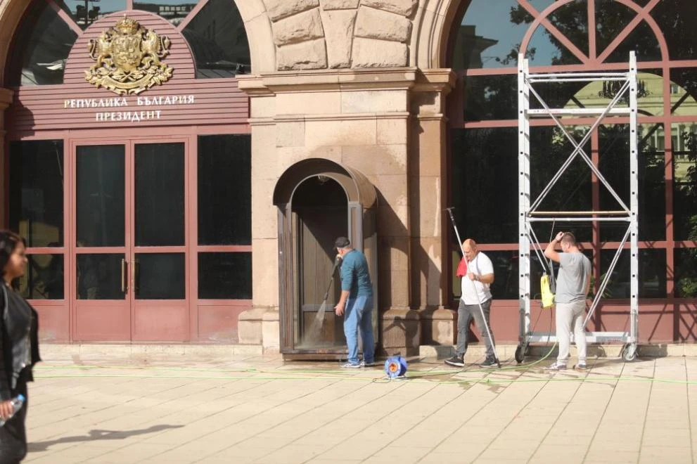 Невиждано: Президентството остана без гвардейци! СНИМКИ