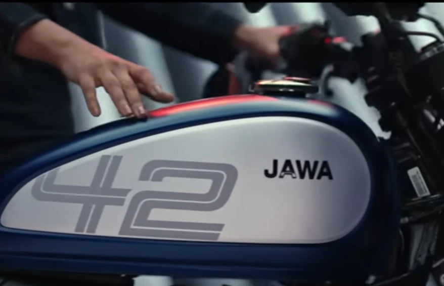 Представиха новия спортен мотоциклет Jawa за $2400 ВИДЕО