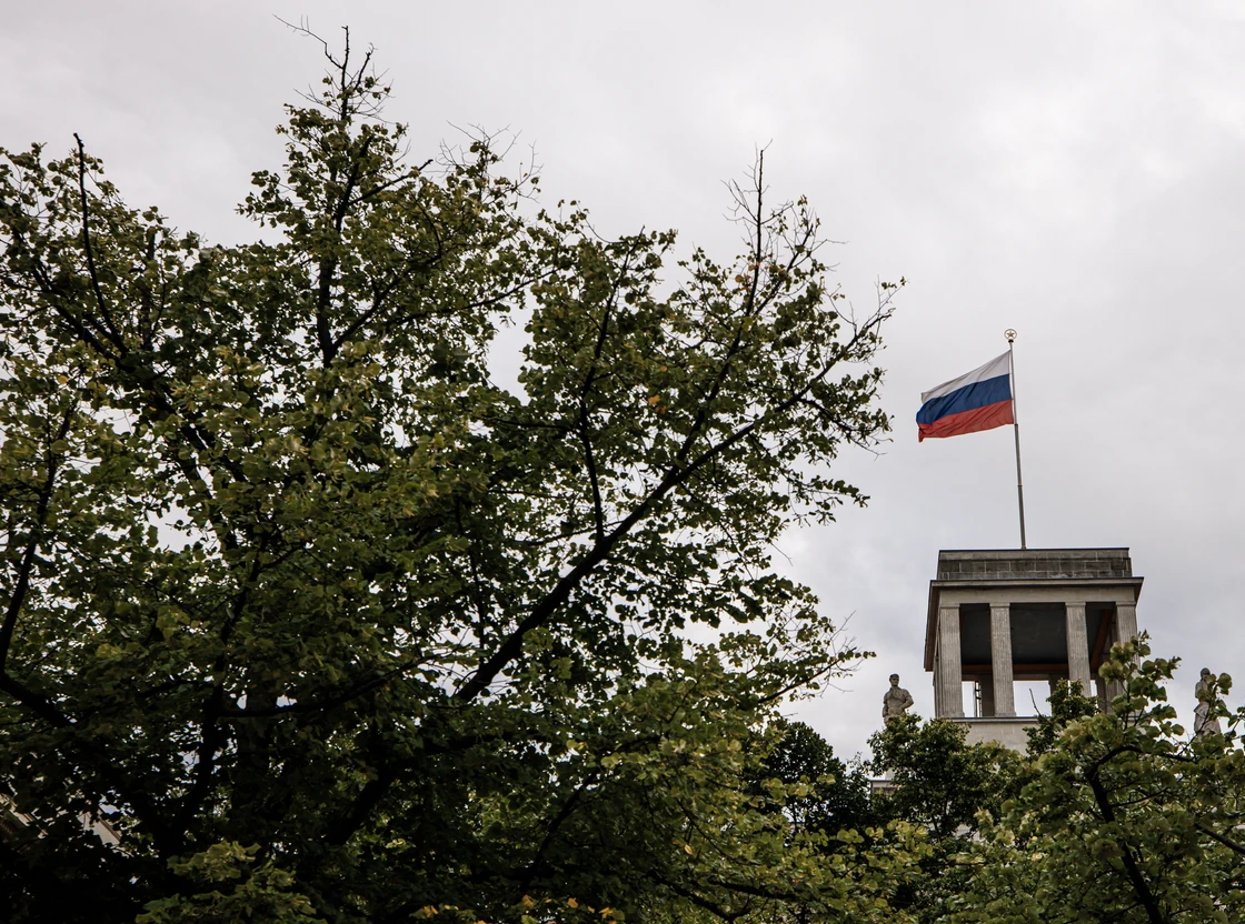 Украински канали бият тревога: Угледар падна, руските знамена вече са издигнати в града