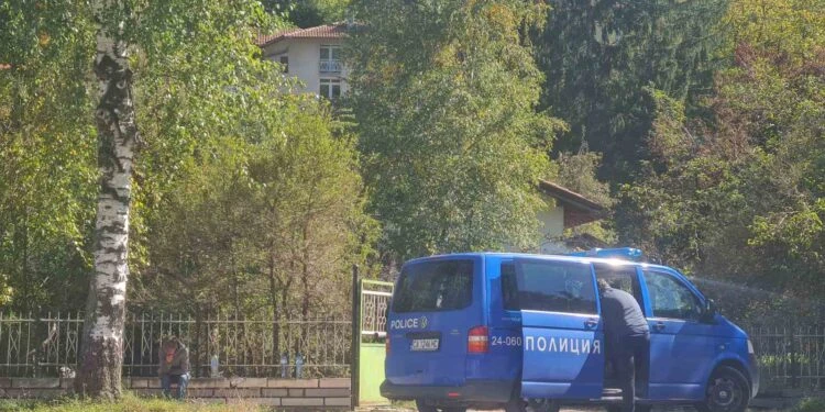 Филм на ужасите до София: Жена държи 3 месеца разлагащ се труп у дома с користна цел 
