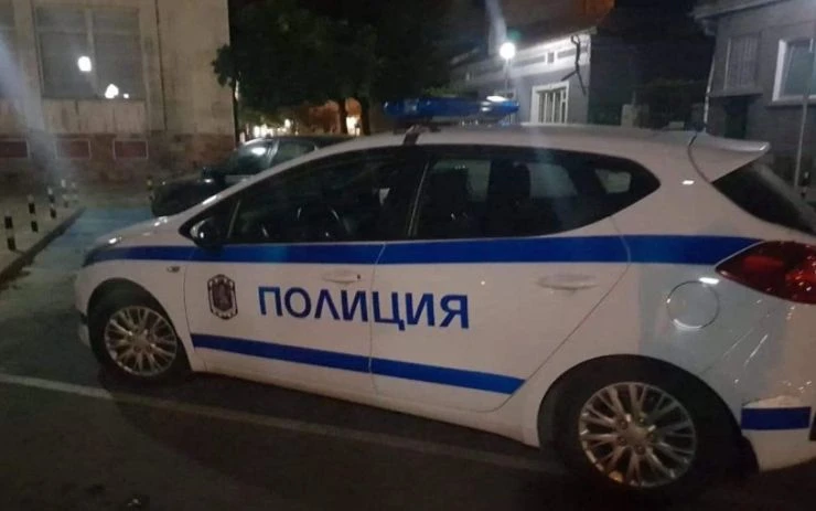 Зловещ инцидент край спирка в Пловдив, труп лежи на земята 